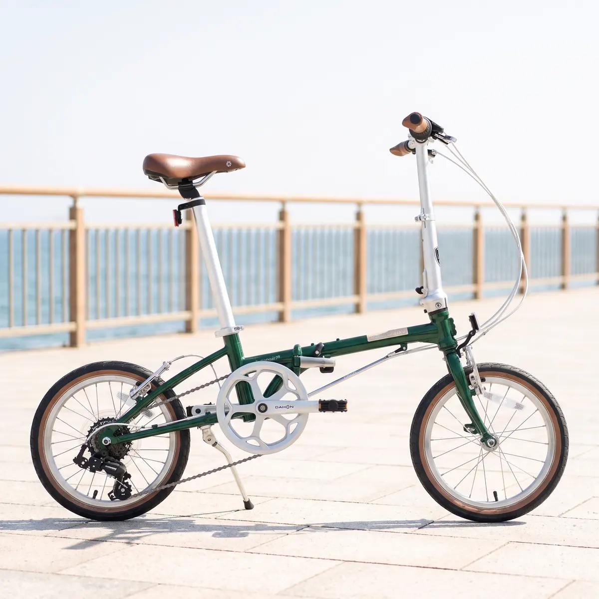 DAHON Faltrad Boardwalk D7: 16 Zoll Klapprad mit 7-Gang Schaltung und 1,5 Zoll