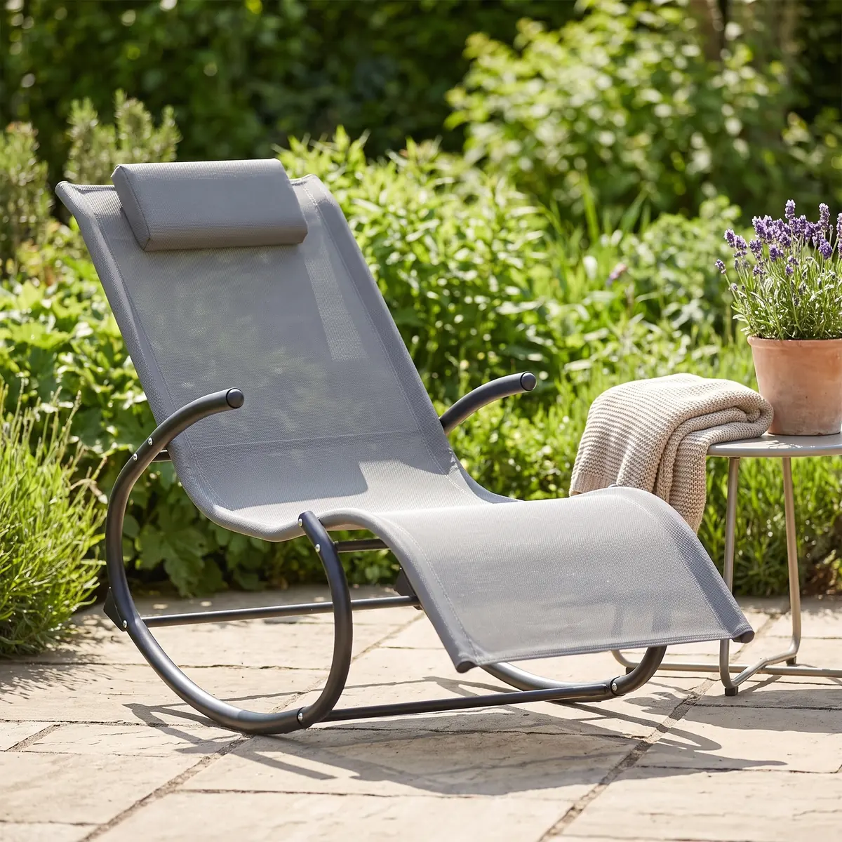 CHILLROI Gartenliege grau Schaukelstuhl Sonnenliege