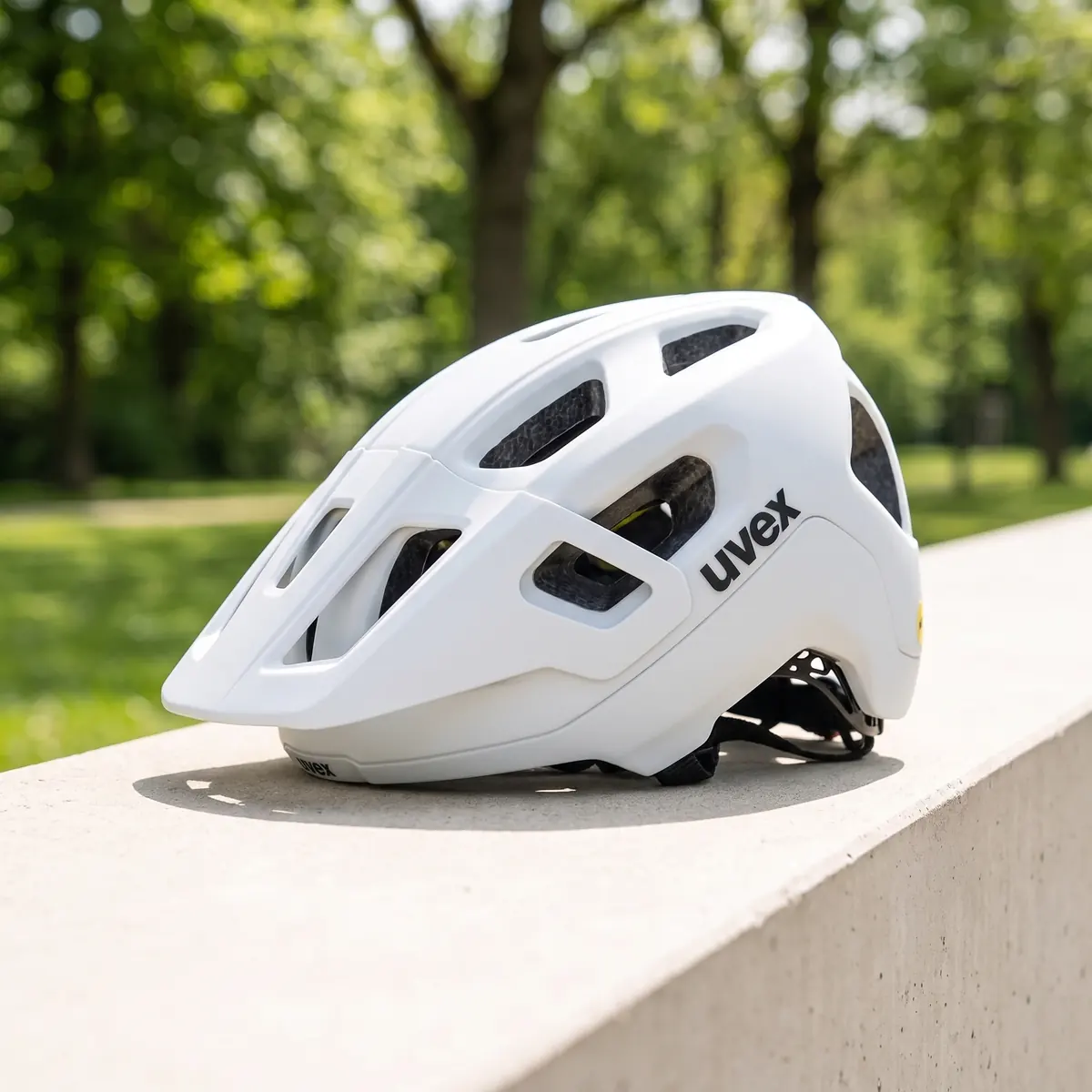 Uvex react MIPS white matt