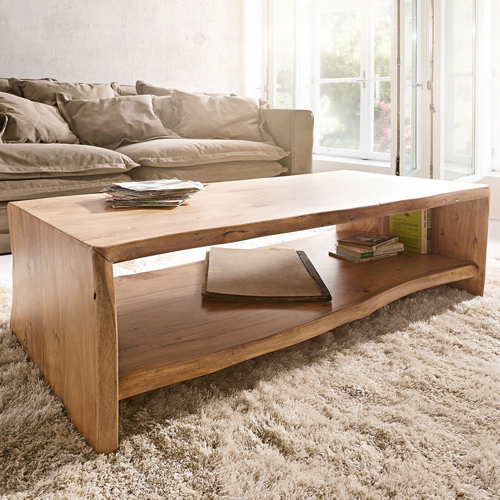 DELIFE Couchtisch Live-Edge 130x60 cm Akazie Natur Baumkante