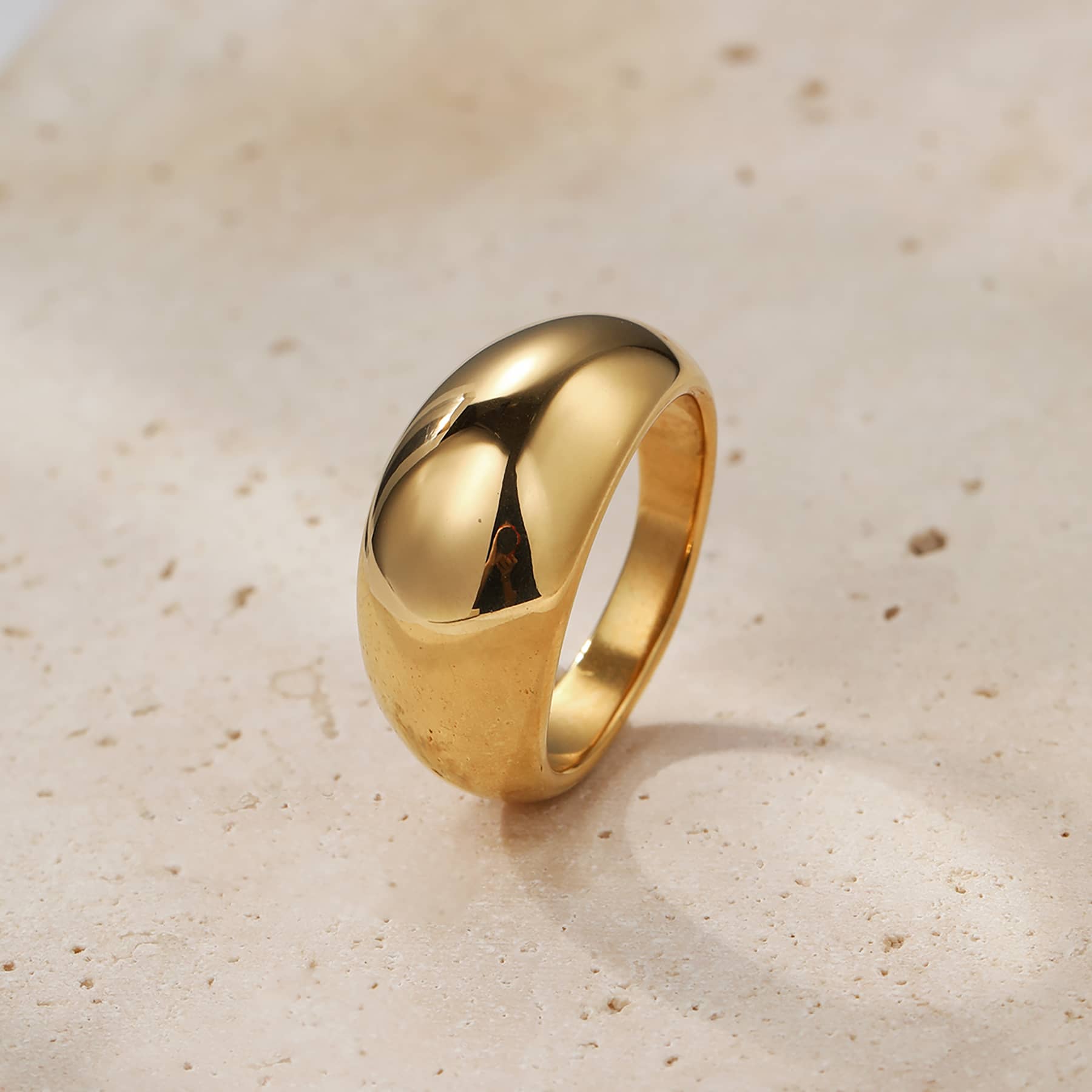 Hey Happiness Massive Dome Ring Edelstahl – Gold / Ø 16.5 mm